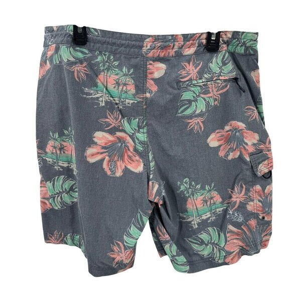 Roundtree & Yorke Mens Floral Blue Swim Trunks Size 38 Elastic Waist With Pocket - Picture 2 of 7